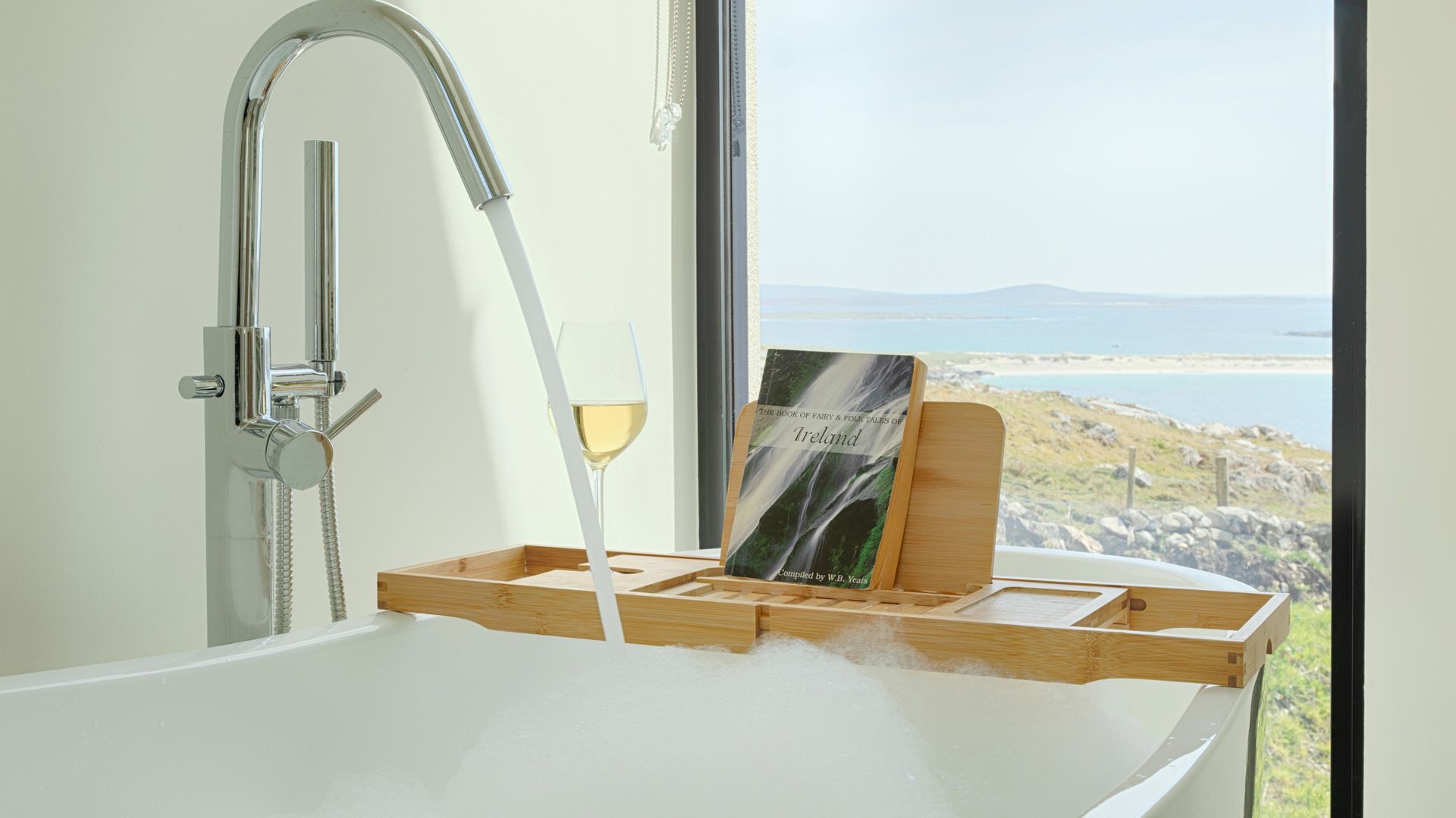 Brandy & Soda House Bath tub